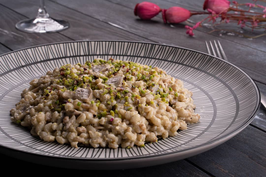 Orzotto med pistaciepesto og svampe