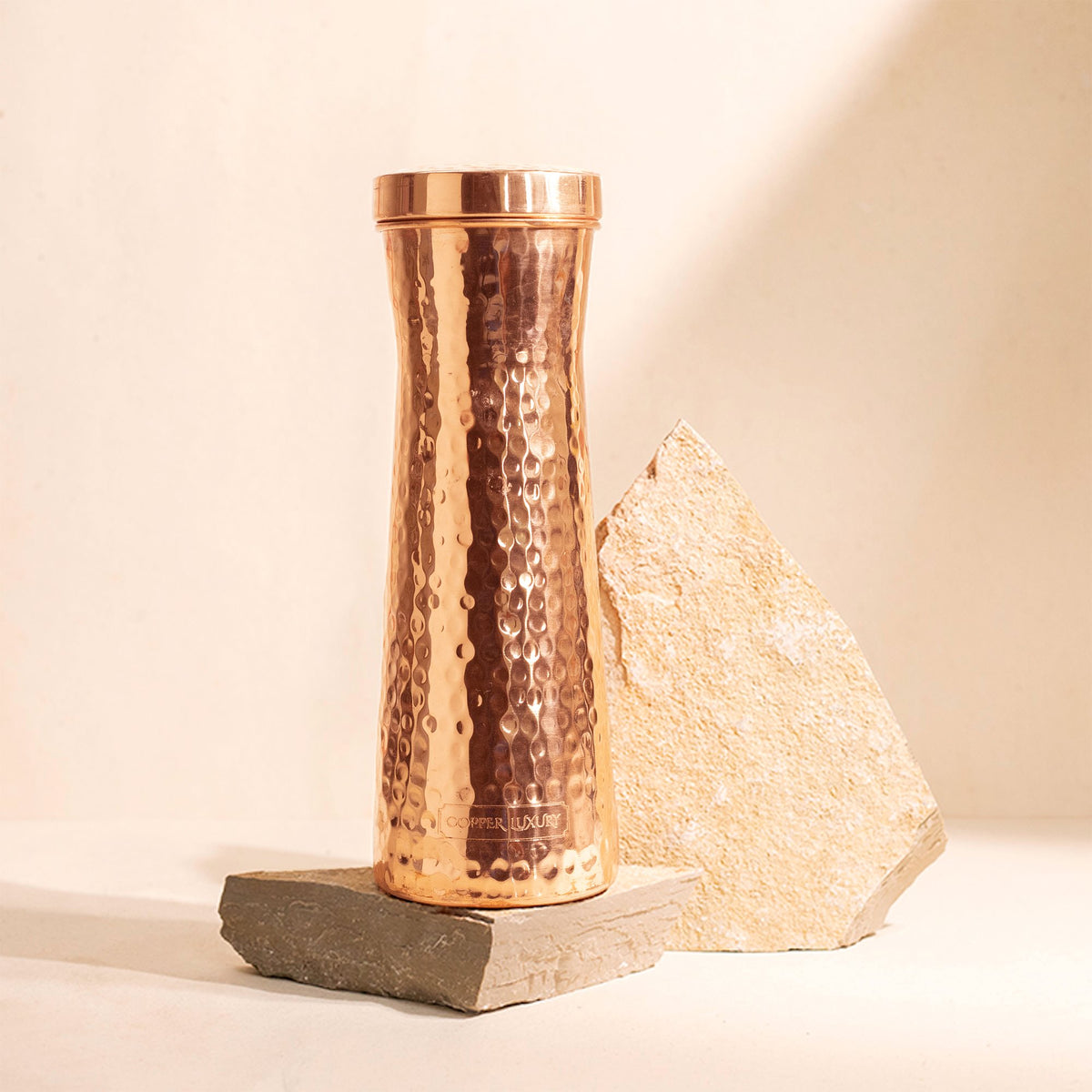 Kobber Luxus karafel Hammered 1200 ml. fra Biogan