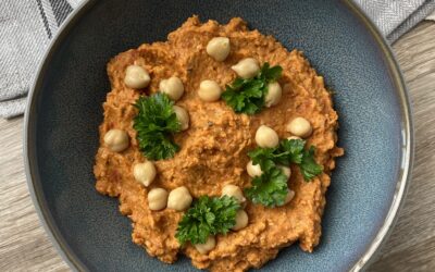 Cremet hummus med soltørrede tomater