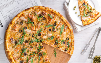 Pizza Napoletana med kapers og oliven